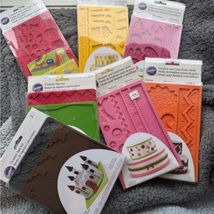 Wilton Fondant and Gum Paste Mold Set - multiple (7) styles NIB/never used